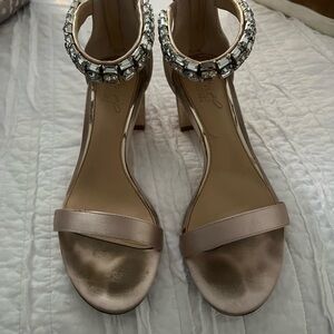Beautiful Badgley Mischka wedding shoes. Size 7.5.